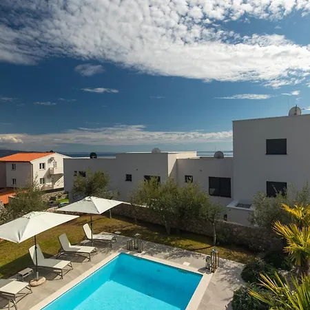 Rina - 3 Bedroom With Private Pool *