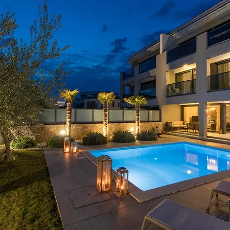 Apartmán Rina - 3 Bedroom With Private Pool