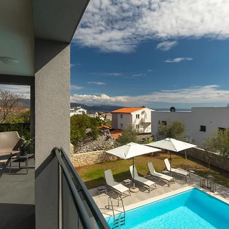 Apartment Rina - 3 Bedroom With Private Pool *