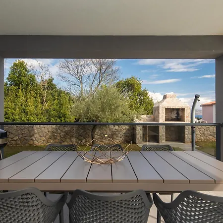 Apartmán Rina - 3 Bedroom With Private Pool *