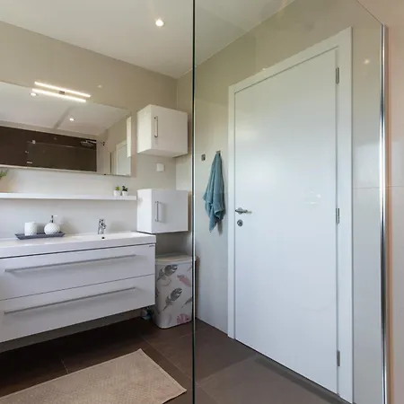 아파트 Rina - 3 Bedroom With Private Pool 크르크