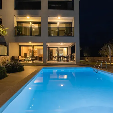 Rina - 3 Bedroom With Private Pool * Krk Town